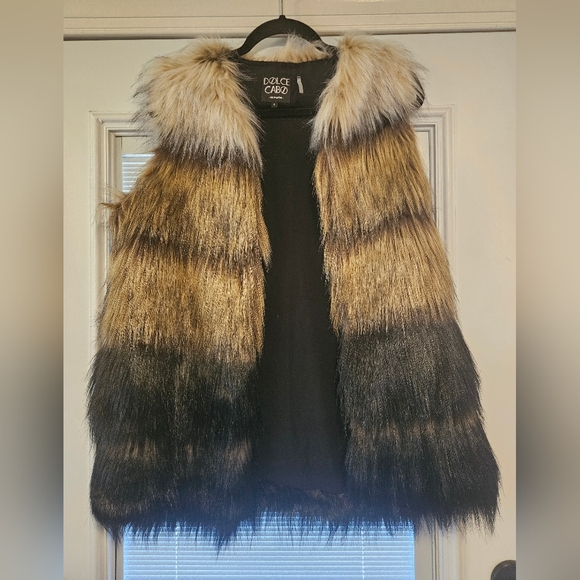 Dolce Cabo Jackets & Blazers - ✨️Vest w/ snaps by Dolce Cabo faux fur bo ho, sz LG, soft, excellent condition!!